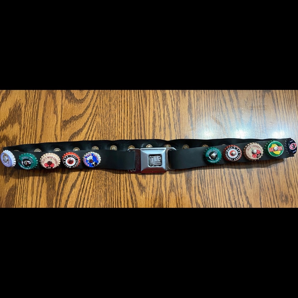 Vintage bottle cap/seatbelt belt - adjustable size